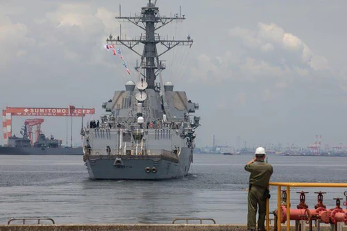 Mỹ thay tàu khu trục trực chiến 15 năm tại Nhật Bản