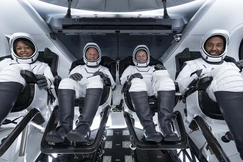 Cận cảnh vụ phóng tàu vũ trụ đưa nhóm phi hành gia tư nhân thứ hai lên ISS