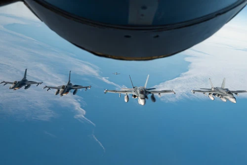 Mỹ phát hiện 4 máy bay quân sự Nga gần bang Alaska