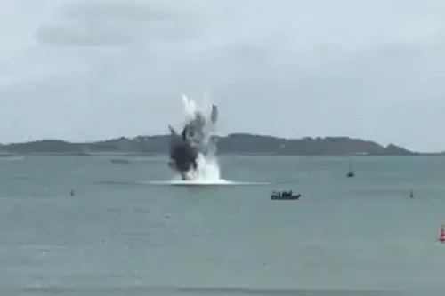 Hải quân Anh kích nổ quả bom còn sót lại từ thời Thế chiến II