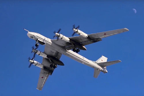 Hai oanh tạc cơ chiến lược Nga xuất hiện gần bang Alaska của Mỹ