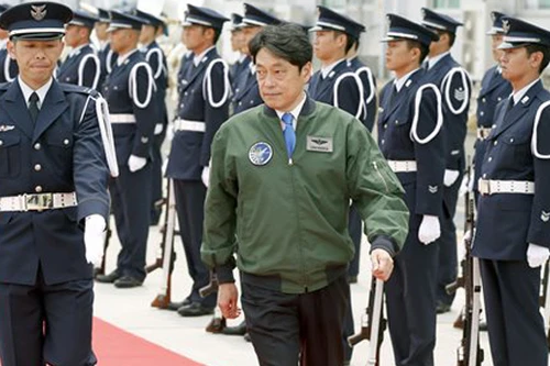 Bộ trưởng Quốc phòng Nhật cảm ơn dân chúng cho phép Osprey bay