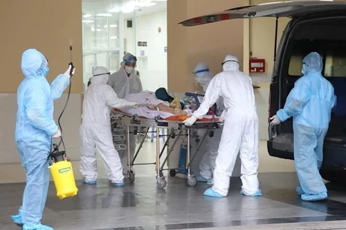 [Tin nhanh sáng 9-6-2021] TP.HCM: Chiến sĩ công an mắc Covid-19 được chuyển qua Bệnh viện Chợ Rẫy