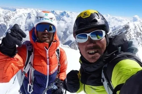Chiến dịch cứu hộ 2 nhà leo núi nổi tiếng tại ngọn núi cao thứ 2 thế giới