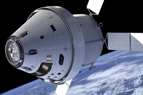 NASA công bố tàu vũ trụ có người lái bay quanh Mặt trăng