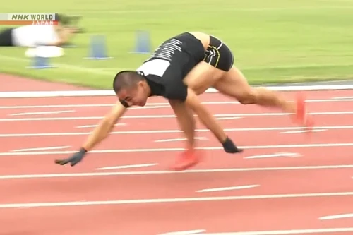 Kỷ lục Guinness người chạy 100m bằng 4 chi nhanh nhất thế giới