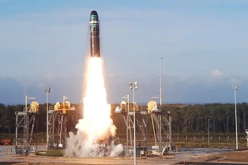 Pháp phóng thử thành công tên lửa đạn đạo chiến lược M51.3