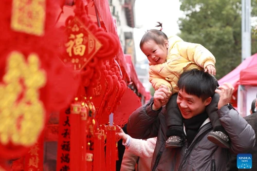 Không khí rộn ràng chuẩn bị đón Tết Nguyên đán tại Trung Quốc
