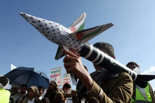 Houthi tuyên bố tấn công 2 tàu sân bay Mỹ tại Trung Đông