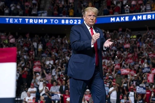 Tổng thống Mỹ Donald Trump ráo riết chạy đua vận động tranh cử