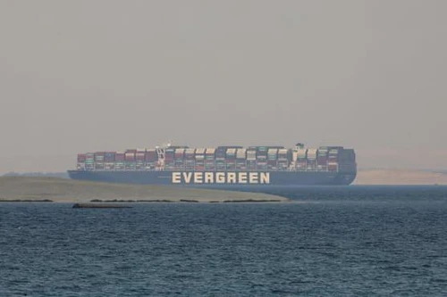 Siêu tàu container từng chắn ngang kênh đào Suez sắp được thả