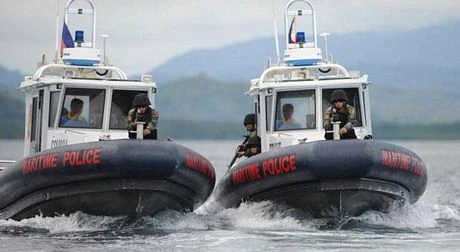 Tàu cháy, 7 ngư dân Trung Quốc được cứu sống trên biển Đông