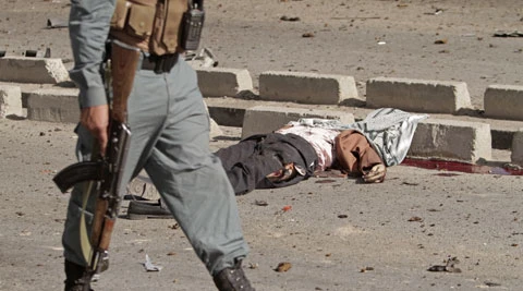 Xe quân đội Afghanistan bị đánh bom, 5 quân nhân thiệt mạng