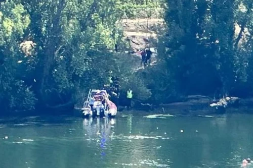 Trực thăng chữa cháy rơi xuống sông ở Bồ Đào Nha