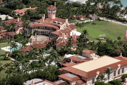 Tiêm kích Mỹ chặn máy bay dân sự gần dinh thự của Tổng thống Trump