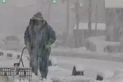 Tuyết rơi kỷ lục tại nhiều thành phố ở Nhật Bản 