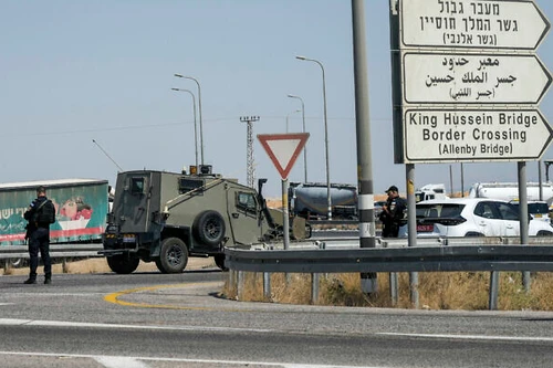 Israel đóng tất cả cửa khẩu đường bộ với Jordan sau vụ xả súng