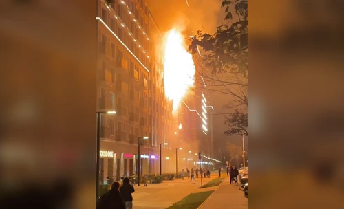 Cận cảnh vụ cháy lớn tại tòa chung cư ở Matxcơva, Nga