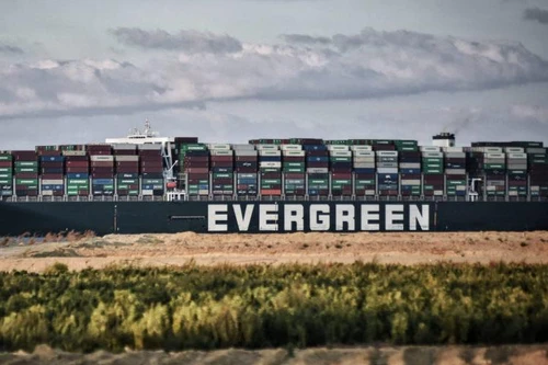 Siêu tàu Ever Given lại “mắc kẹt” trong cuộc tranh cãi pháp lý