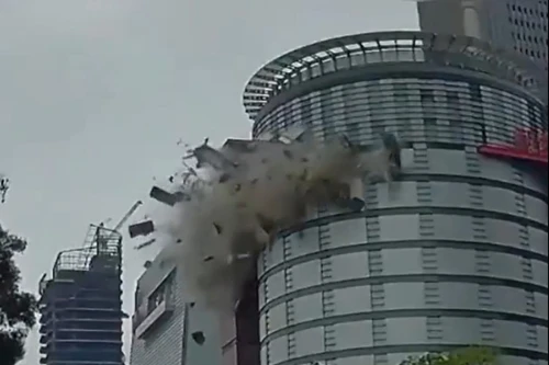 Nổ tại trung tâm thương mại ở Đài Loan, 4 người chết, 1 người tim phổi ngừng đập