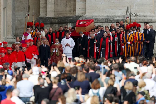 Vatican đưa linh cữu Giáo hoàng Francis tới Vương cung thánh đường Thánh Peter