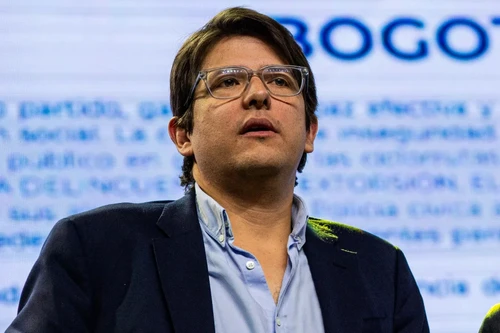 Ứng viên Tổng thống Colombia bị bắn khi đang vận động tranh cử