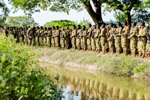 El Salvador triển khai hàng nghìn nhân viên an ninh vây bắt những kẻ sát hại sĩ quan cảnh sát