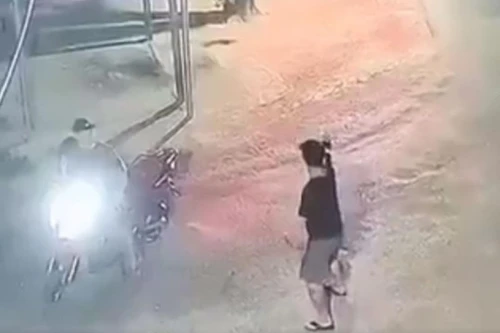 [Tin nhanh sáng 5-5-2021] Nhóm thanh niên nổ súng, đuổi chém náo loạn khu phố