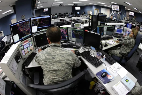 Lầu Năm Góc gửi nhầm hàng triệu email vì lỗi... đánh máy