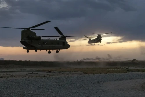 Trực thăng quân sự Mỹ đột kích, bắt sống chỉ huy IS ở Syria