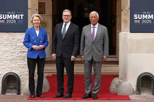 Anh và Liên minh châu Âu đạt được thỏa thuận về quốc phòng, thương mại