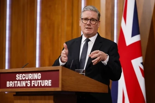 Anh công bố chính sách mới, thắt chặt kiểm soát nhập cư