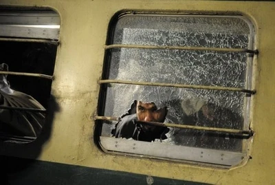 Tàu chở khách Pakistan bị trúng rocket, nhiều người thương vong