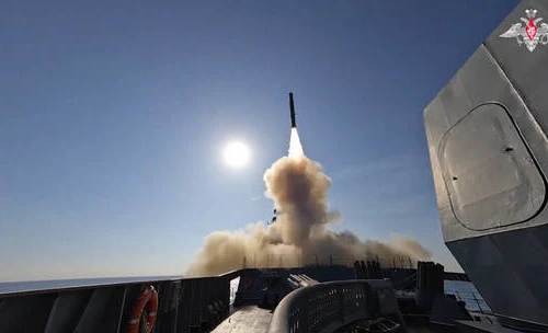 Xem tàu chiến Nga phóng tên lửa siêu vượt âm trong cuộc tập trận ở Địa Trung Hải