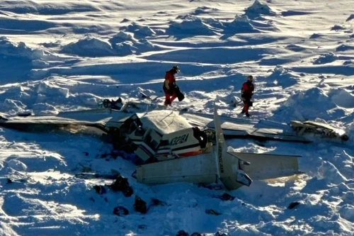 Mỹ tìm thấy xác máy bay chở 10 người mất tích ở Alaska