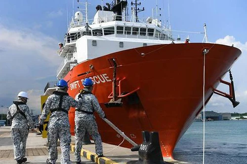 Singapore, Malaysia khẩn cấp điều tàu cứu hộ, trợ giúp Indonesia tìm kiếm tàu ngầm mất tích 