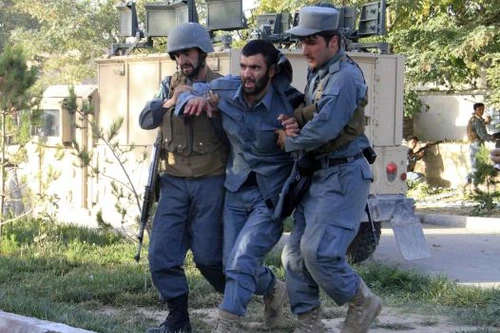 Taliban tấn công tòa nhà chính quyền Afghanistan, 24 người chết