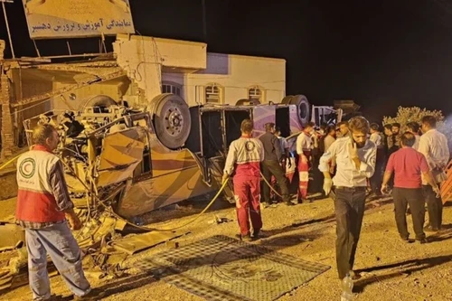 Xe buýt bị lật, ít nhất 28 người hành hương Pakistan thiệt mạng