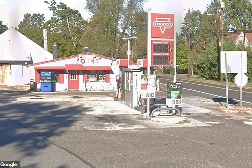 Giây phút người phụ nữ trốn chạy khỏi kẻ bắt cóc ở trạm xăng