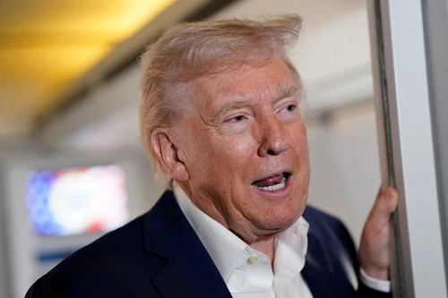 Ông Trump: Mỹ sẽ áp thuế quan với thiết bị điện tử, chất bán dẫn