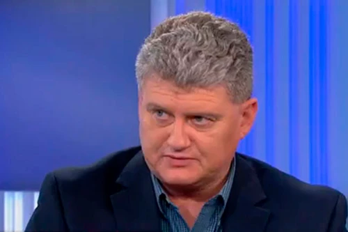 Cha Snowden tới Nga gặp con trai