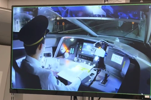 Nhật Bản thử nghiệm tàu siêu tốc tự hành, chỉ cần nhấn nút là đến nơi