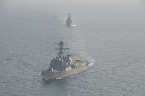 Tàu khu trục Nhật Bản đột ngột chuyển hướng ở Vịnh Aden