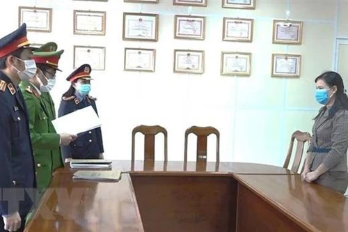 [Tin nhanh sáng 7-12-2021] Khởi tố nữ thủ quỹ tham ô gần 6,5 tỷ đồng