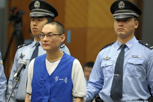 Trung Quốc tử hình kẻ ném bé gái xuống đất đến chết