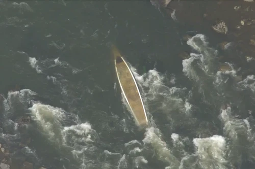 Thuyền du lịch chở 29 người bị lật ở Nhật Bản