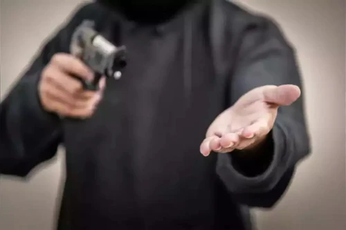 Mật vụ Mỹ bị cướp dí súng, lấy túi xách