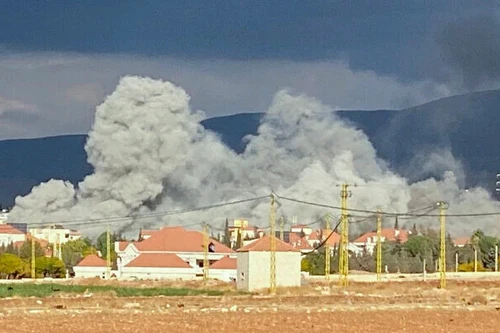 Israel không kích mục tiêu tại Lebanon, rút khỏi hành lang chiến lược ở Dải Gaza