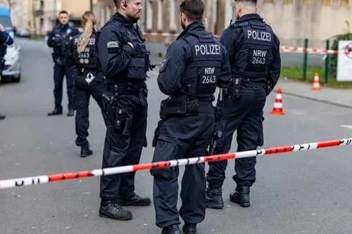 Tấn công bằng dao bên ngoài trường tiểu học ở Đức 