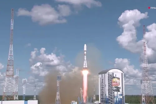 Cận cảnh vụ phóng tên lửa của Nga đưa vệ tinh Iran lên quỹ đạo